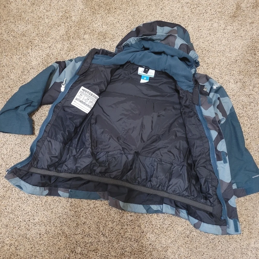 Columbia Omni-tech Camo Waterproof Whirlibird Hooded Jacket Size 8